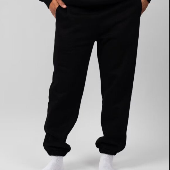 Comfrt Black Onyx Travel Essential Joggers – EUC - Picture 3 of 7